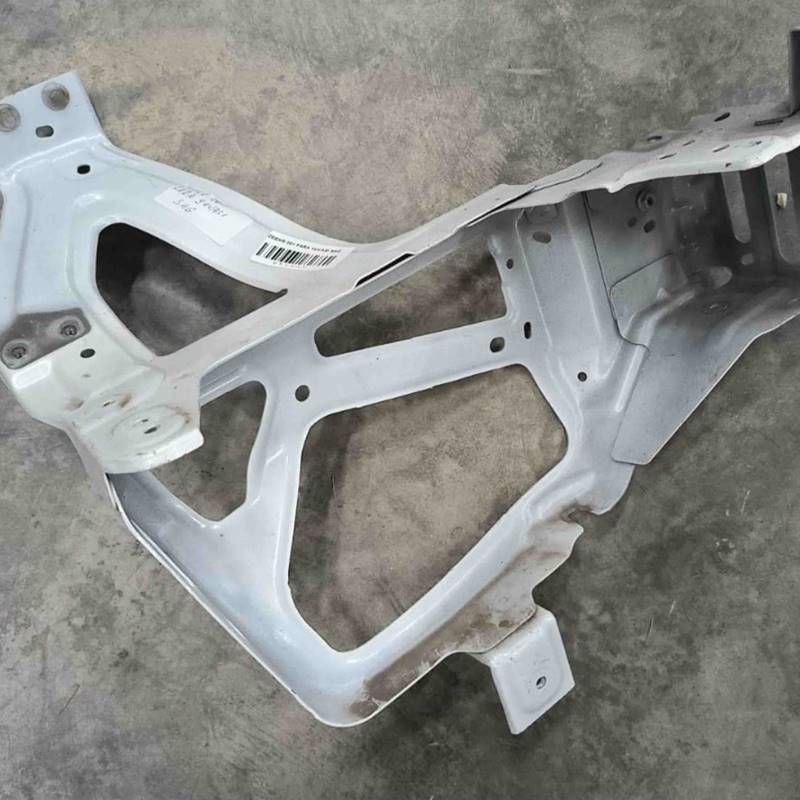 Zeekr 001 Fara yuvası (sol)