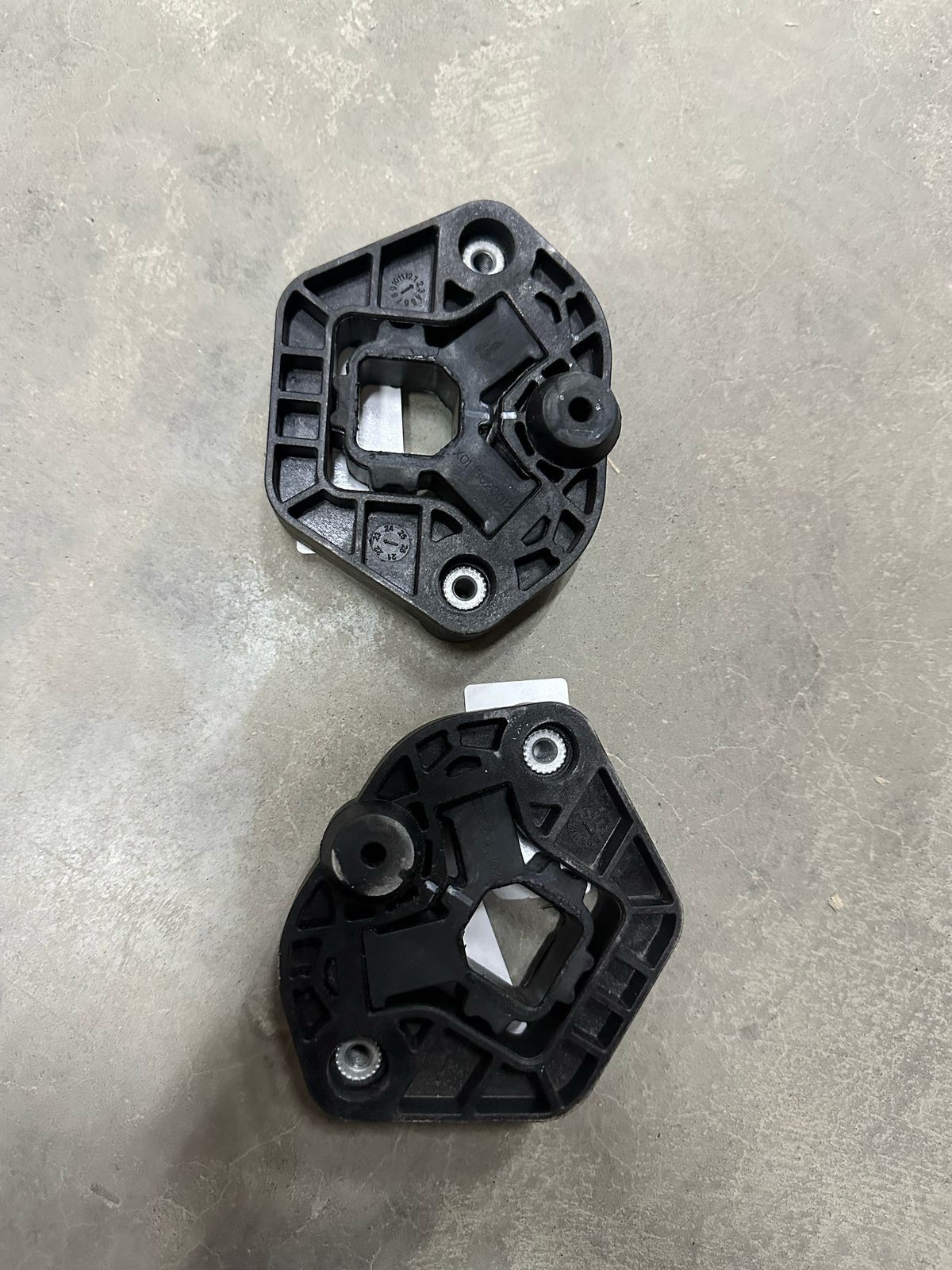 Changan Deepal S07 Radi̇ator Poduşka Sol