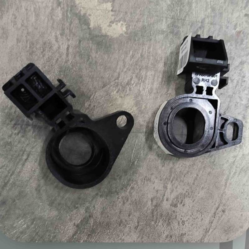 Zeekr 001 Radiator Yastıqları (poduşkaları) sol