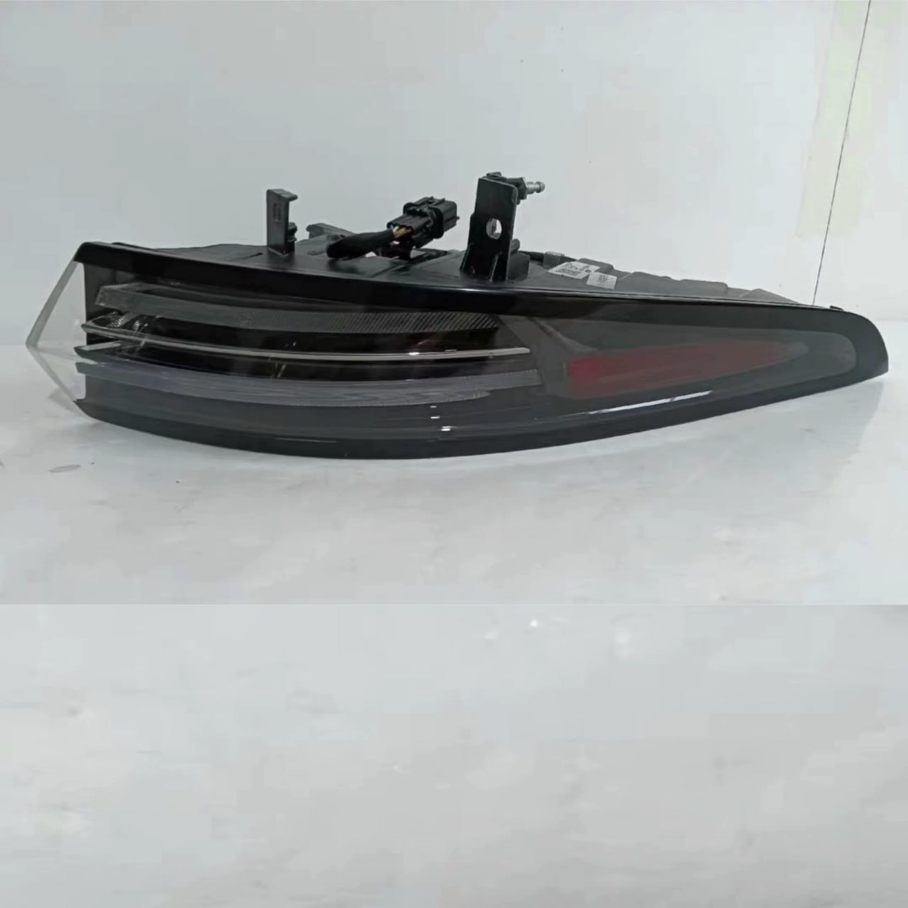 Lixiang L9 arxa sol yan işıqlar