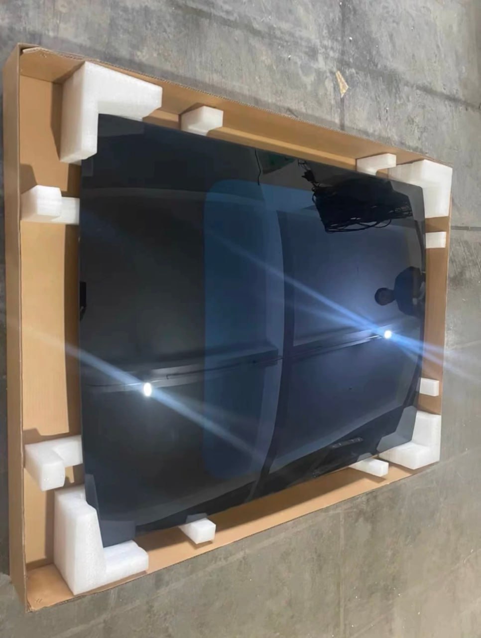 Zeekr 001 Lyuk (Panoramik şüşə tavan)